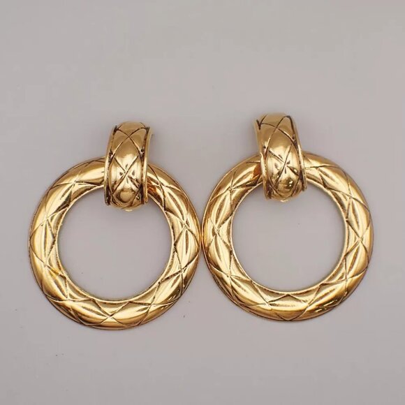 CHANEL Logo Matelasse Round Drop Earrings Clip-On Gold France 82RL068 - Picture 9 of 14